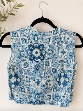 Blue & White Printed Sleeveless Crop Top | Custom Made | Size S